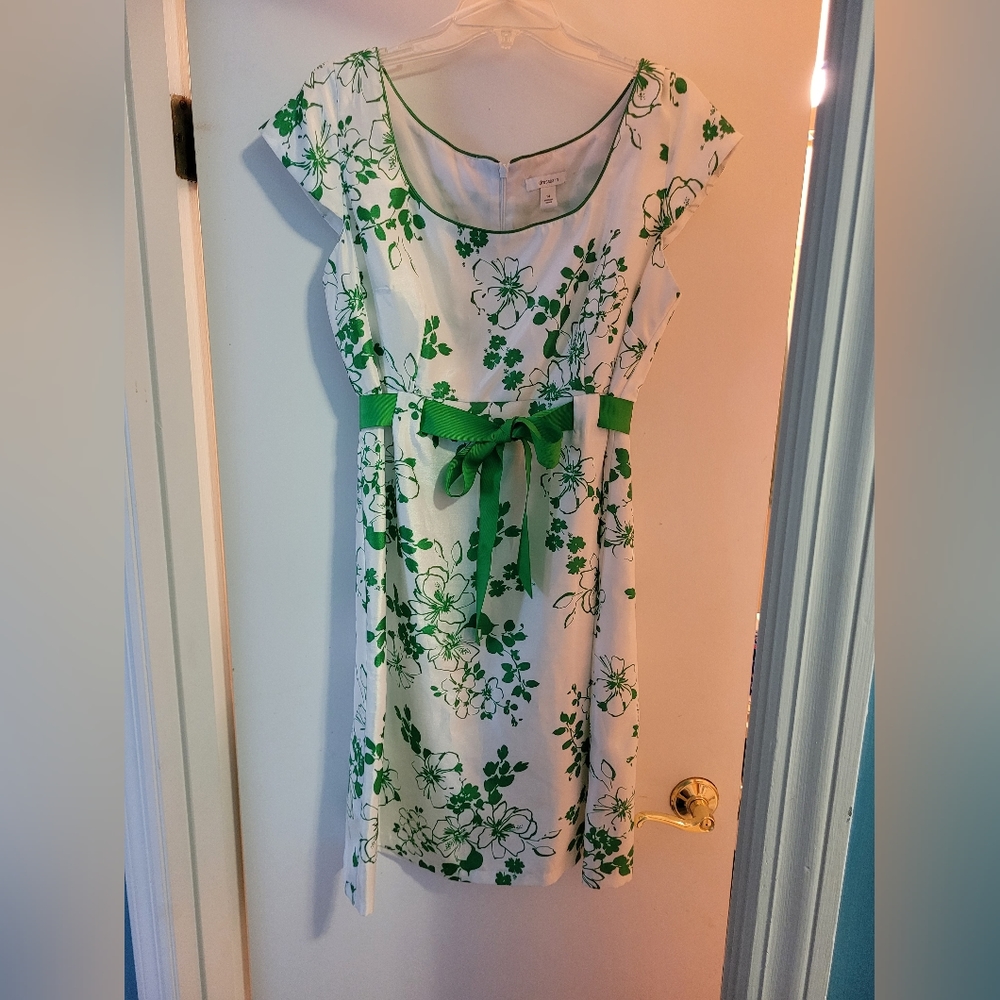 Green & White A - line floral, Dress Barn, Size 14 Dress